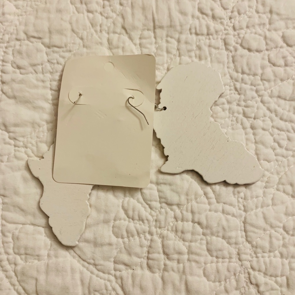 Earrings - Picture 3 of 3